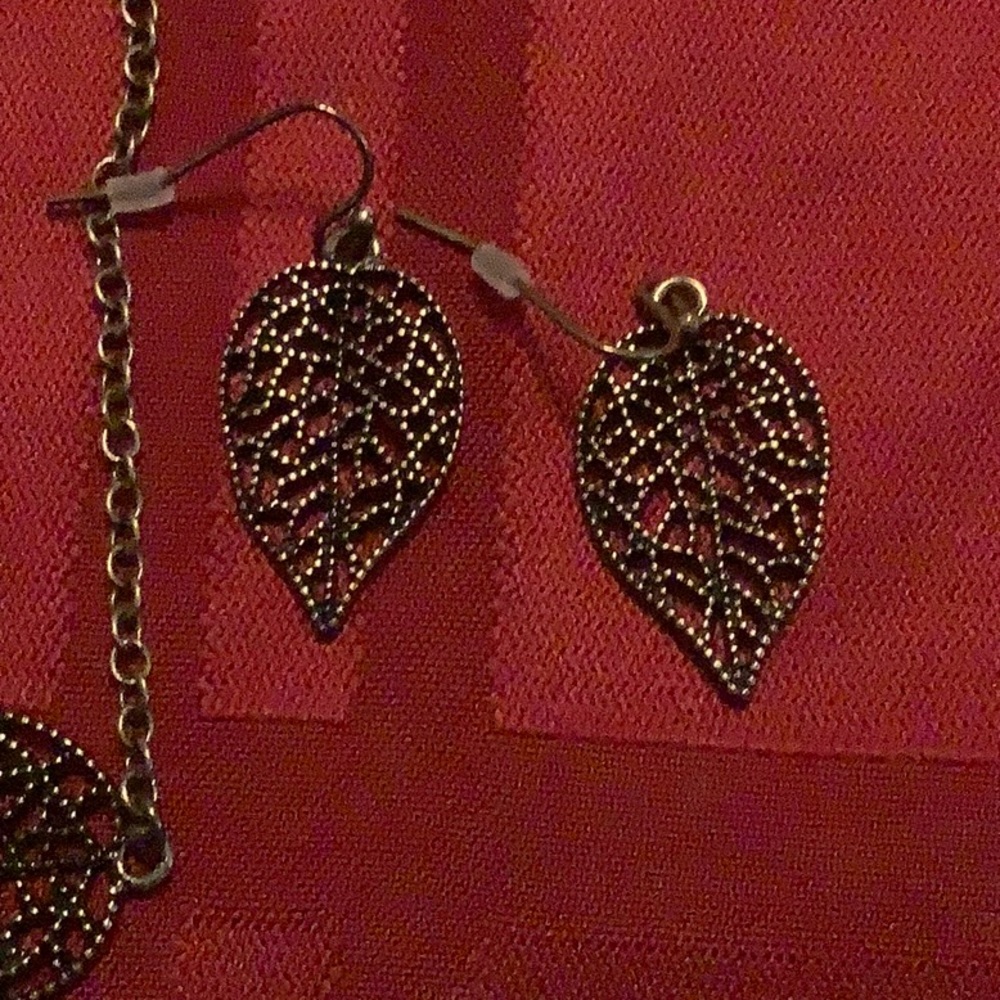 3 Piece Leaf Design Set. New In Box♥️ - Picture 2 of 7